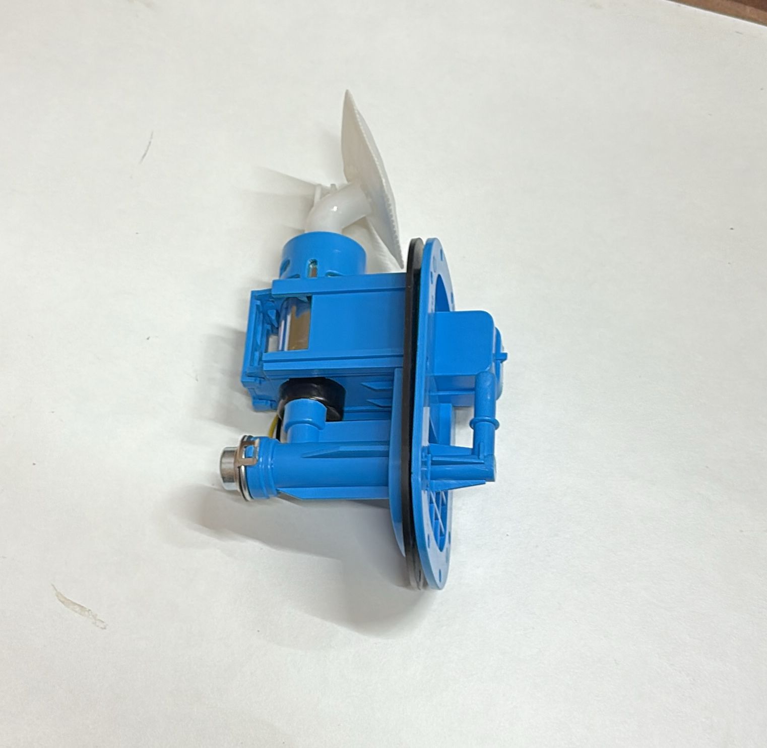 Hyosung GT250R / GTR250 / Aquila 250 / Aquila Pro Fuel Pump Assembly - Image 2